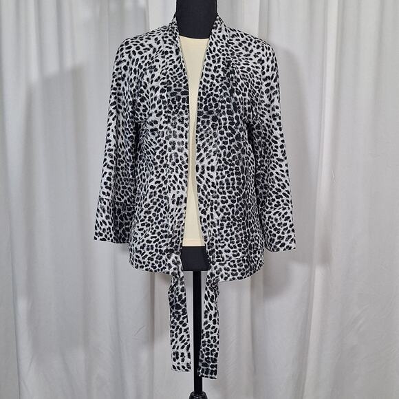 Chico’s Women's L/12-14 Cardigan Black & White Animal Print Open Tie-Front - Picture 3 of 13